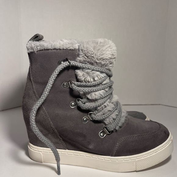 Steve Madden size 7 Snickers Wedge - Picture 13 of 13